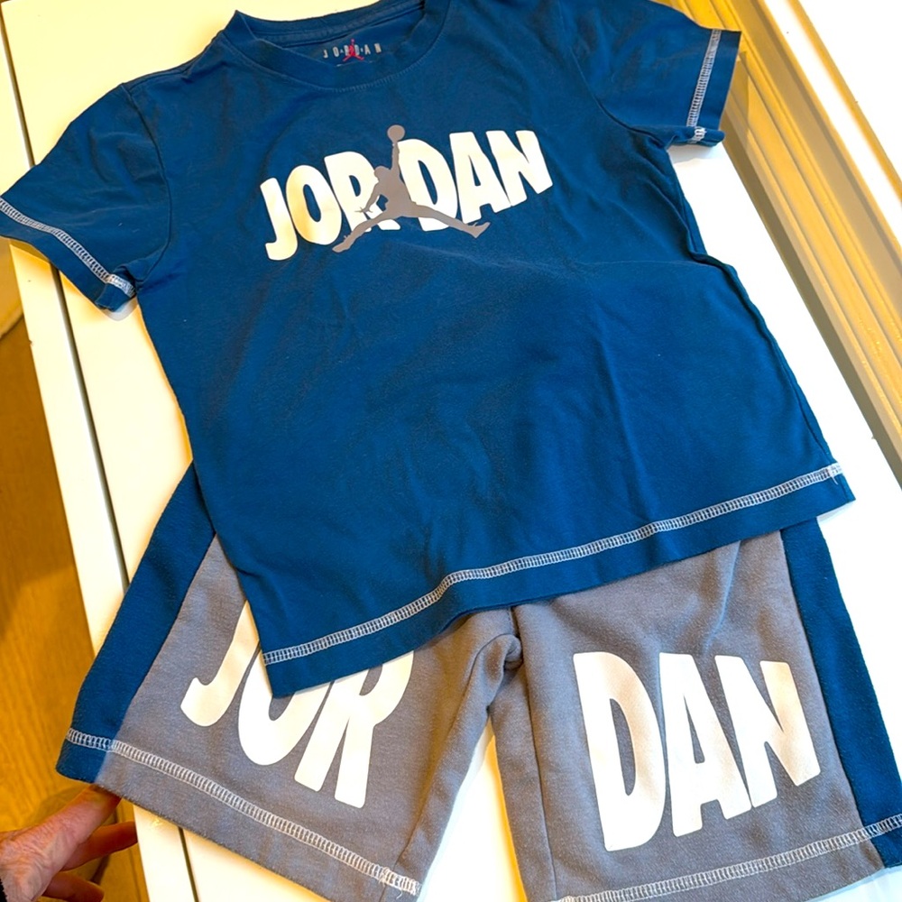 Kids JORDAN set, excellent condition, 6-7 years old